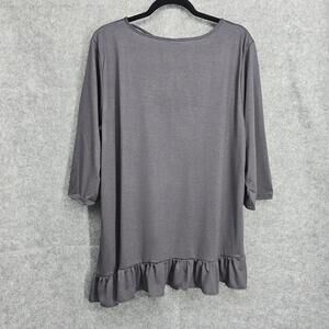 Forgotten Grace Tunic Top Woman Size 2X Gray Asymmetrical Ruffle Bottom Open Bac